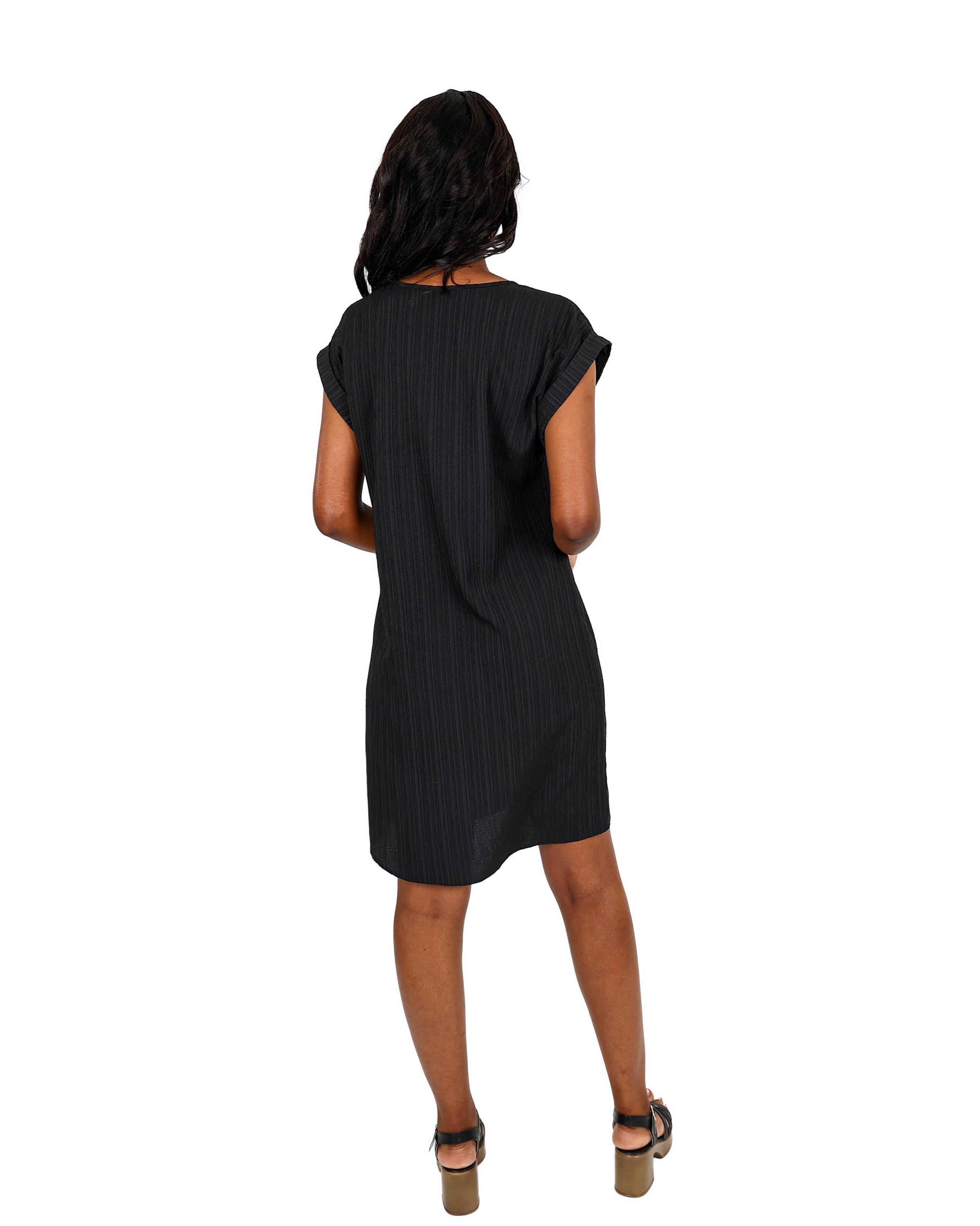 Black Short Sleeve Crinkle Shift Dress