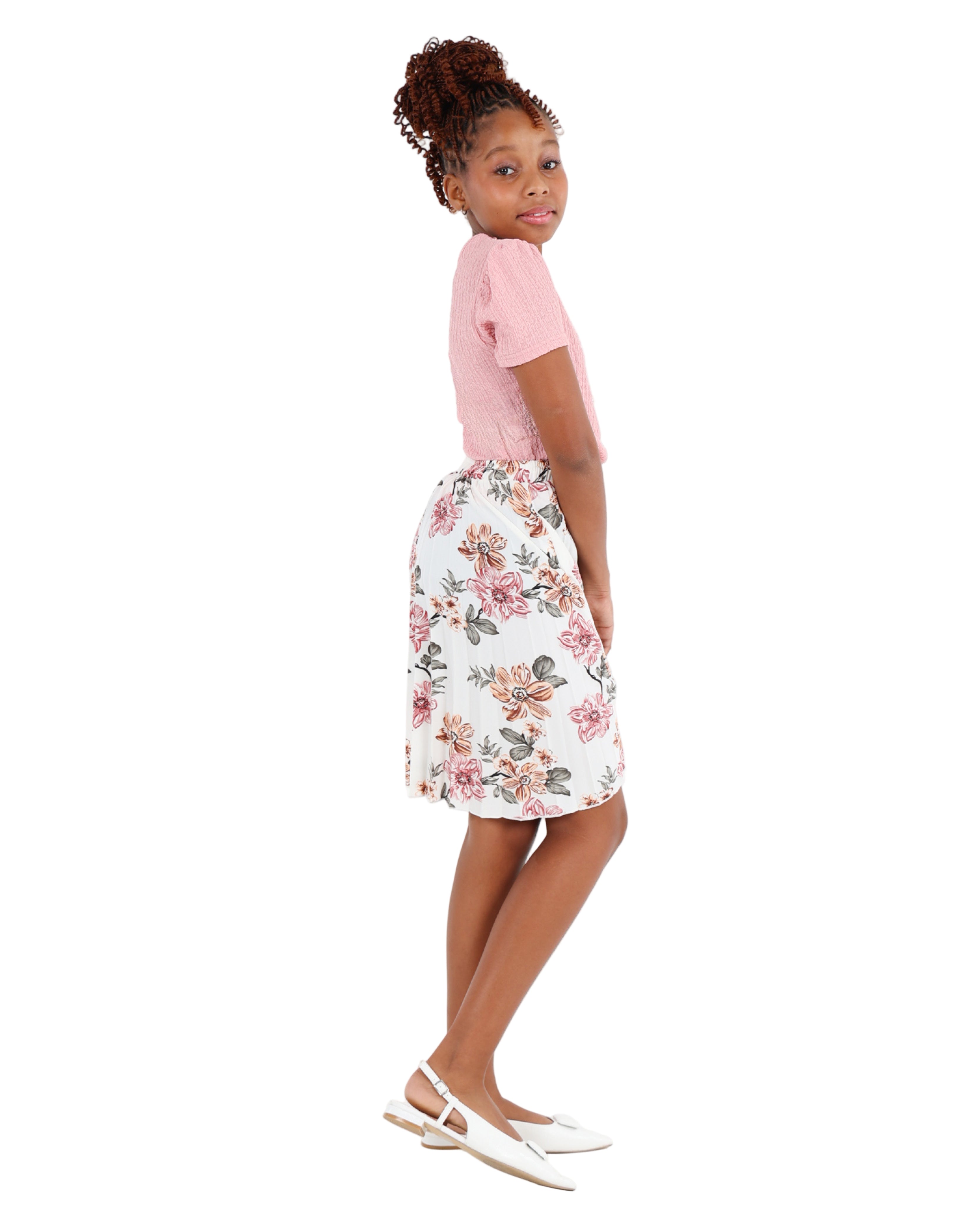 Short Sleeve Side Ruched Top With Gold Necklace